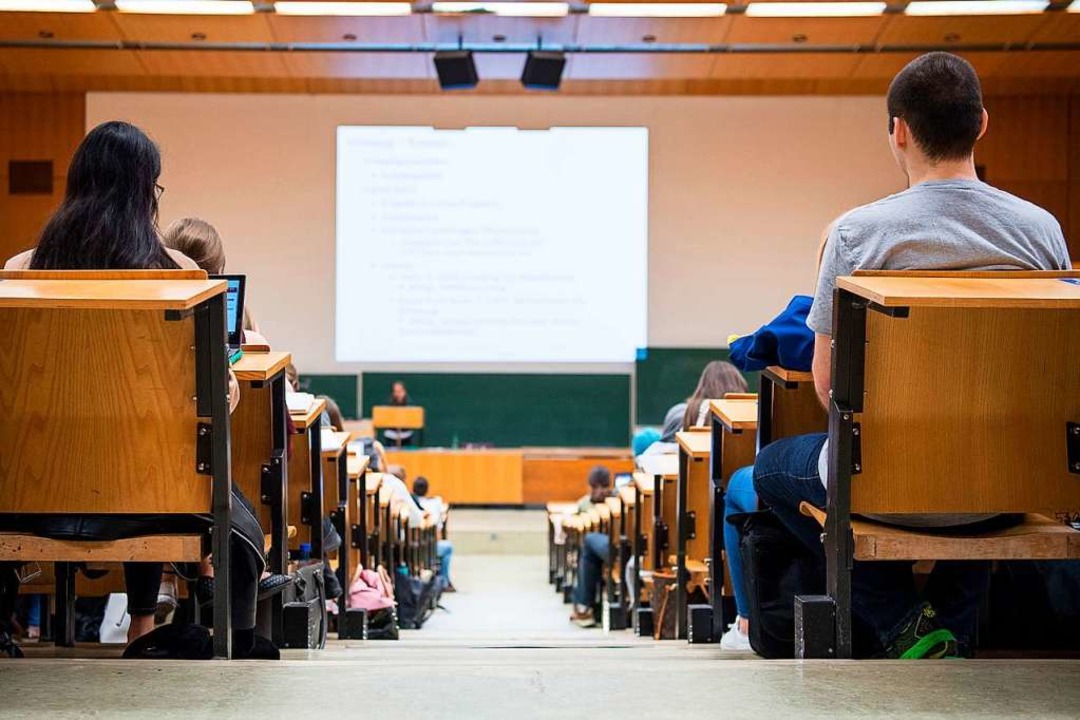Studierende können die  Überbrückungshilfe des Bundes beantragen.  | Foto: Sebastian Gollnow (dpa)