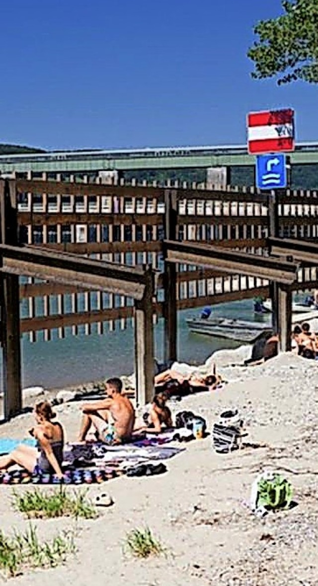 Wie im Sden: der Sandstrand, bekannt ...and bei Leibstadt am Stauwehr im Rhein  | Foto: Zvg