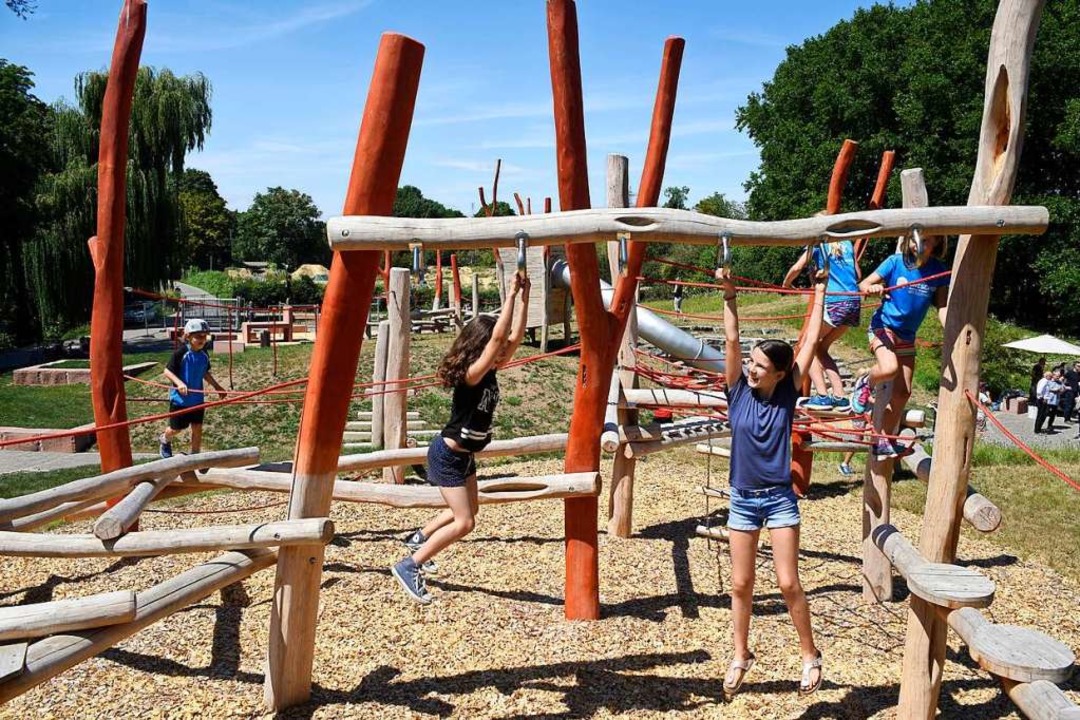 Auf dem Spielplatz am Dietenbachpark h...schen riefen die Polizei (Symbolbild).  | Foto: Thomas Kunz