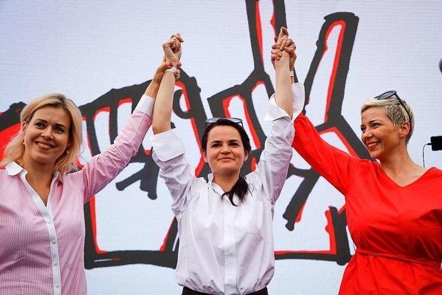 Dauerpräsident wird bei der Wahl von Aktivistinnen der Opposition herausgefordert