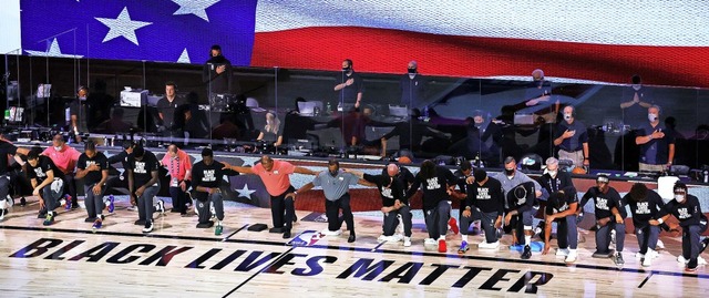 &#8222;Schwarze Leben zhlen&#8220;: U...ew Orleans Pelicans gemeinsam nieder.   | Foto: Kevin C. Cox (AFP)
