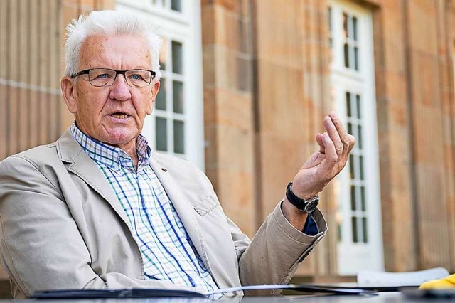 Ministerprsident Winfried Kretschmann...achpolizisten&#8220; verbieten lassen.  | Foto: Sebastian Gollnow (dpa)