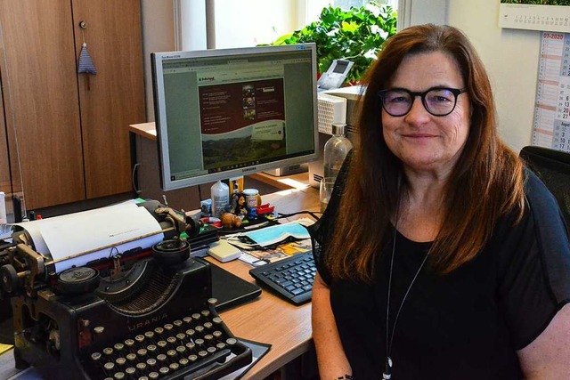 Die Schreibmaschine und der Computer s...gsarbeit in Bollschweil miterlebt hat.  | Foto: Gabriele Hennicke