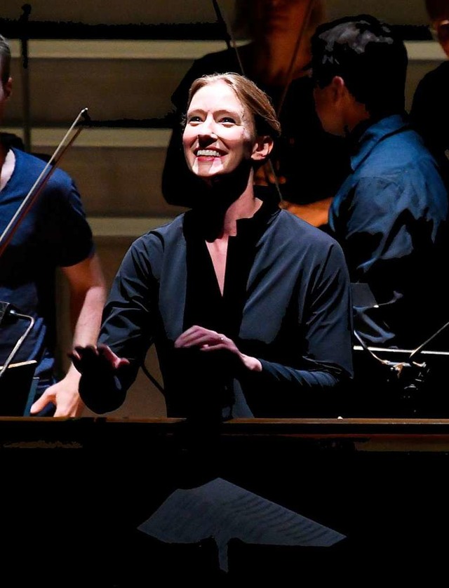 War schon hufig die erste: Dirigentin Joana Mallwitz  | Foto: BARBARA GINDL (AFP)