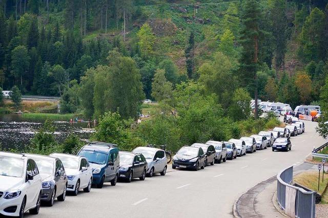 Parkpltze an Schwarzwaldseen sind wegen Besucheransturms berfllt