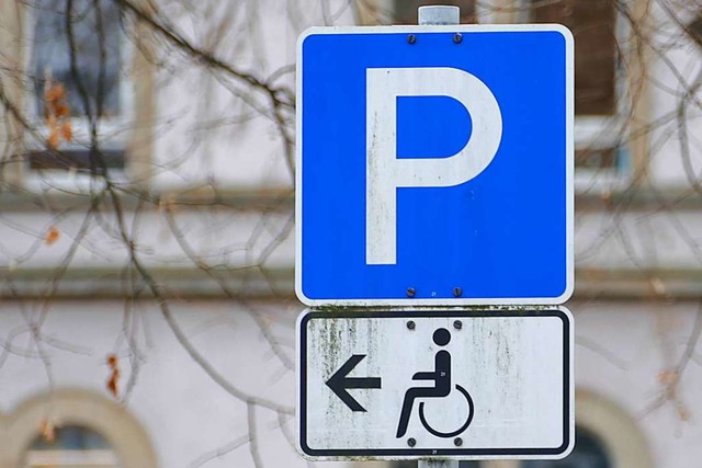 Nur Inhaber eines Schwerbehindertenaus...drfen einen solchen Parkplatz nutzen.  | Foto: Peter Gerigk
