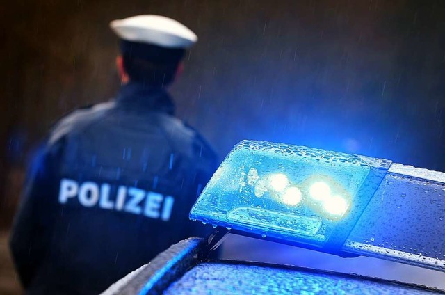Die Polizei sucht nach dem Dieb,  der ... einen Wasserschlauch  gestohlen hat.   | Foto: Karl-Josef Hildenbrand (dpa)