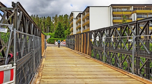 Gummimatten senken den Lrm der Behelfsbrcke.    | Foto: zackosandereseite