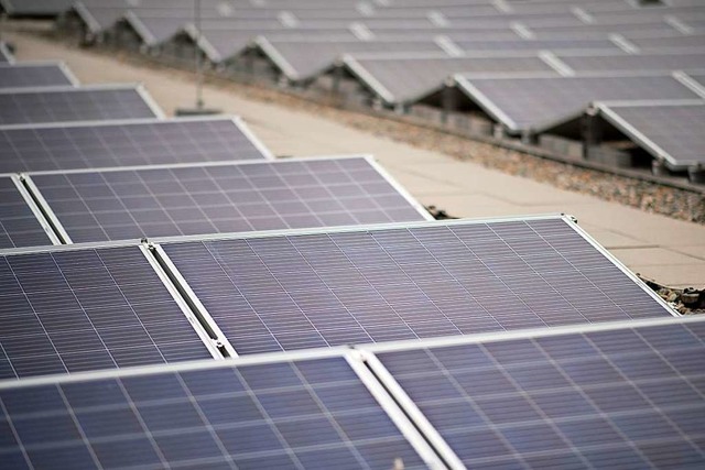 Solaranlage in groem Stil mchten die... Stadt nicht leicht durchsetzbar sein.  | Foto: Sebastian Gollnow (dpa)