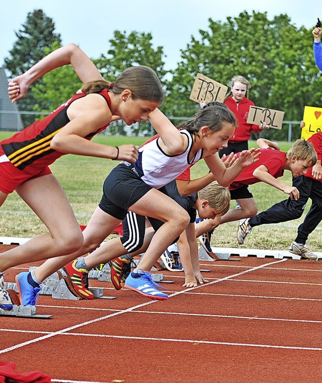 Start zum 50-Meter-Sprint: links die Neustdterin Anna Ketterer  | Foto: Heiler