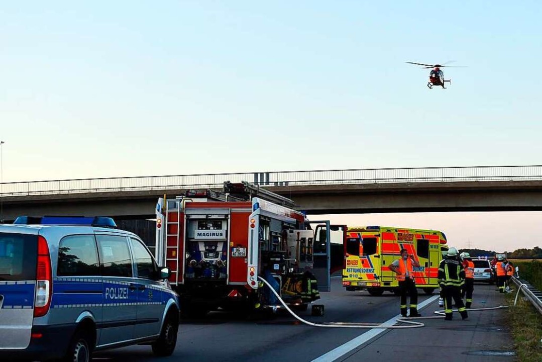 Die Unfallstelle nrdlich von Achern: ...i Rettungshubschraubern ist im Anflug.  | Foto: Bernhard Margull