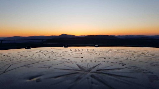 Stimmungsvoll: Der Sonnenaufgang auf dem Blauenturm.  | Foto: Julia Jacob