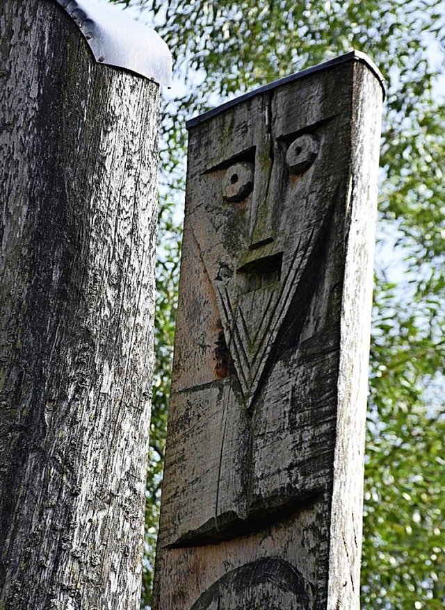 Wird restauriert: die Holzskulptur &#8222;Mann und Frau&#8220; von Franz Gutmann  | Foto: Peter Thomann