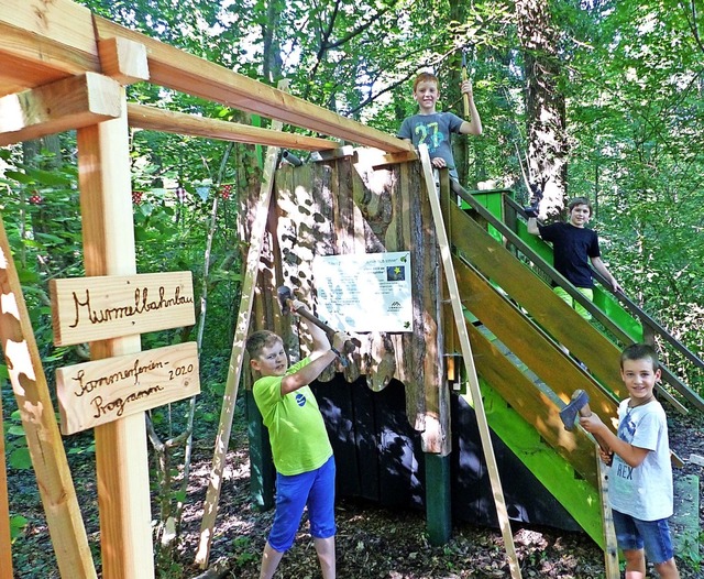 So sieht sie aus, die neue Murmelbahn auf dem Waldspielplatz Holzhausen.  | Foto: Claudia Bachmann-Goronzy