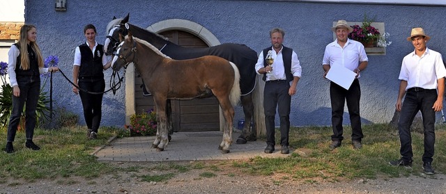 So sehen Sieger aus:  Hanna Rieder, Is...ins Mittlerer Schwarzwald (von links).  | Foto: Friedrich Sthlin