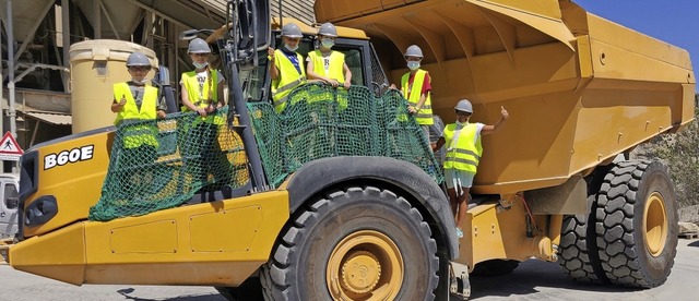 Ein besonderes Gefhrt: der Dumper-Lkw...r durch den Steinbruch fahren durften.  | Foto: Horst David