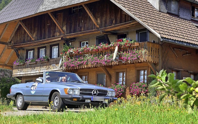 Schne Autos vor toller Kulisse gab es...c-Oldtimerrallye in Todtmoos zu sehen.  | Foto: Uwe Stohrer