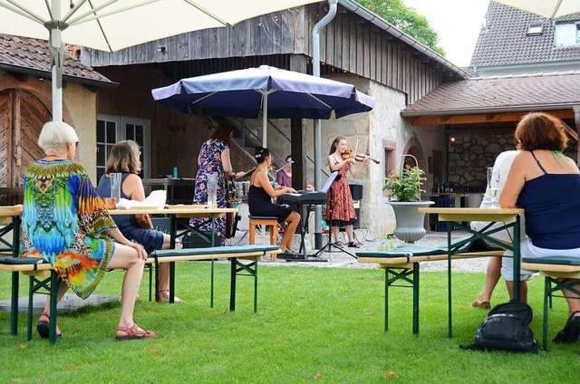 Den Auftakt zum Kultursommer machte am...lata im Garten des Haltinger Hirschen.  | Foto: Moritz Lehmann