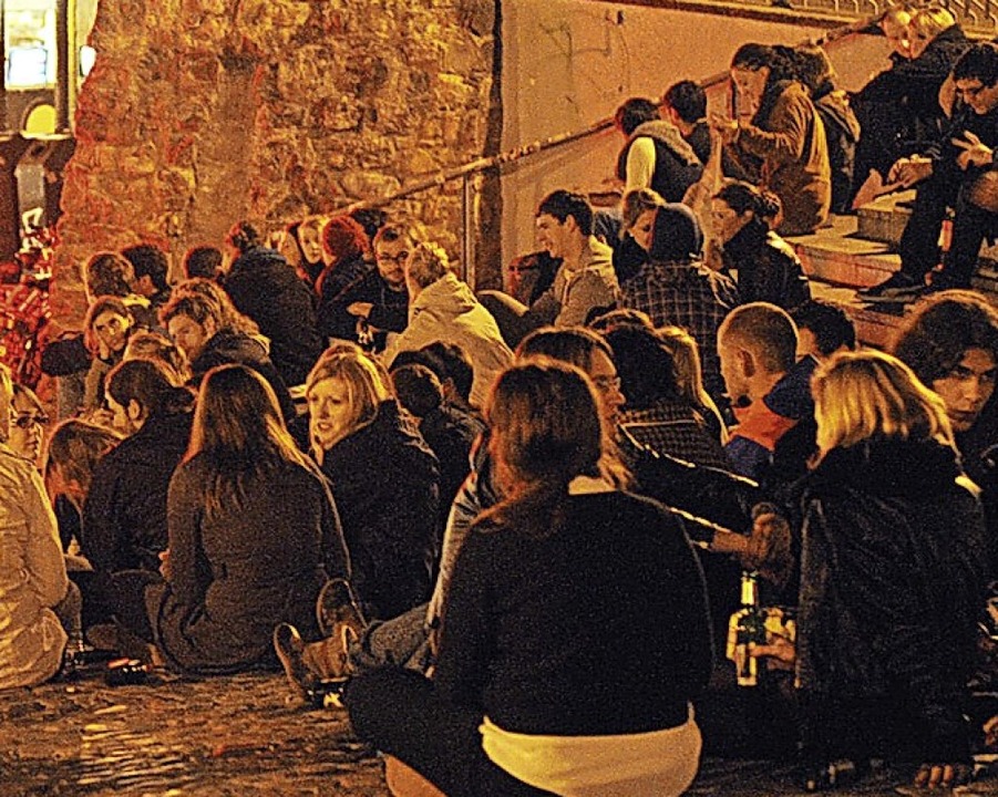 Nachts feiernde Jugendliche &#8211; auch in Schopfheim ein Problem (Symbolfoto).  | Foto: Patrick Seeger
