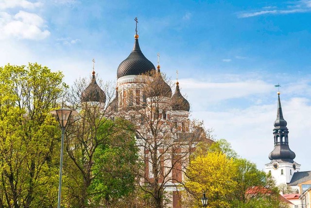 Typisches Tallinn-Motiv: die russisch-...er-Newski-Kathedrale  mit ihren Trmen  | Foto: via www.imago-images.de