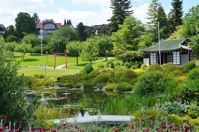 An den Bonndorfer Schlossgarten schlie...rten als Ort der Idylle und Stille an.  | Foto: Juliane Khnemund