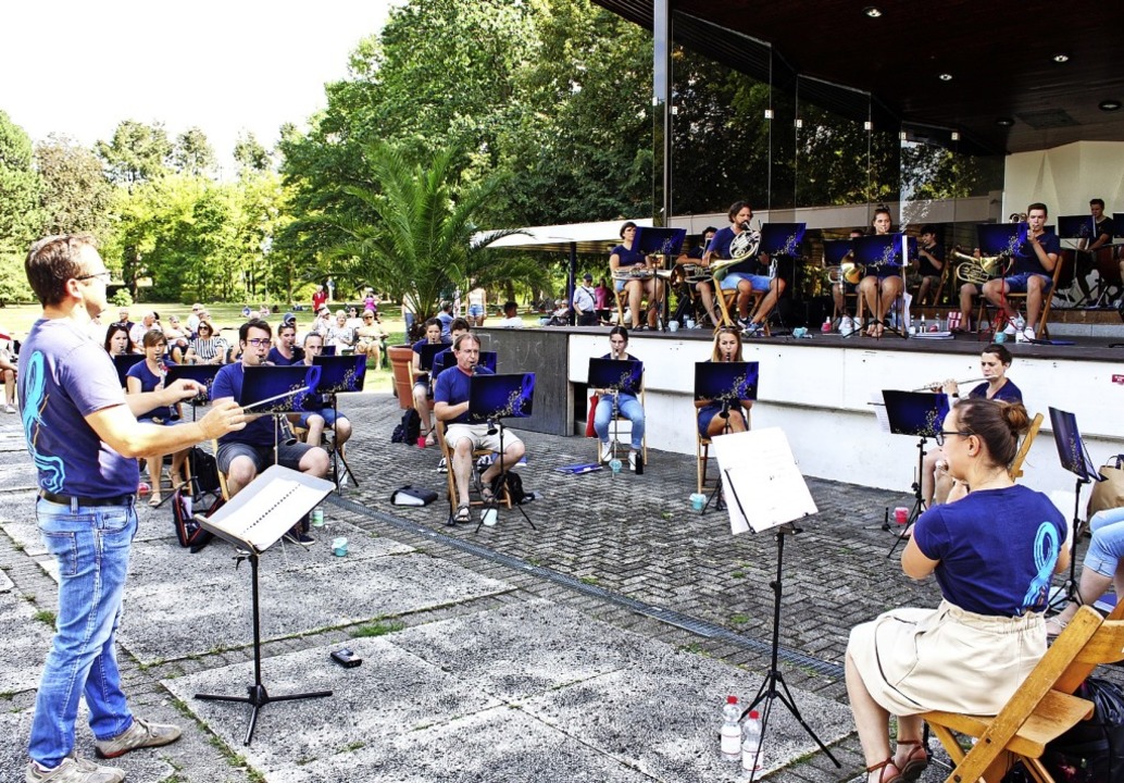 Solange das Wetter mitspielt, gibt es ...Live-Musik: Gemeindekapelle im Kurpark  | Foto: Laetitia Barnick