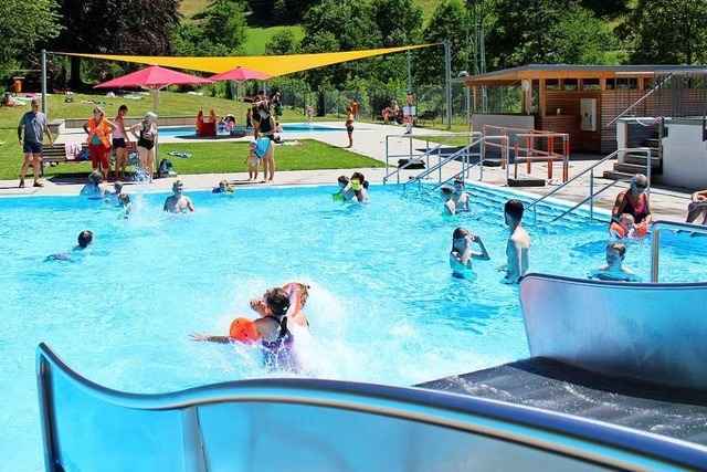 Mit viel Personal stemmen die Freib�der im Oberen Wiesental die Corona-Auflagen