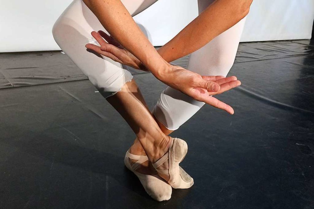 Das Zusammenspiel von Beinen und Armen ist wichtig beim Tanzen.  | Foto: Annemarie Rösch