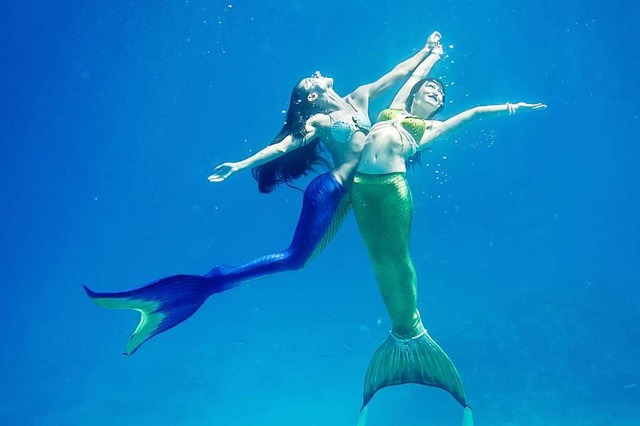 Schwerelos unter der Wasseroberflche ... Traum vieler Freizeit-Meerjungfrauen.  | Foto: Magictail