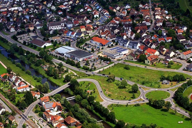 Steinen und Hllstein sollen ber das ...t besser miteinander verbunden werden.  | Foto: Erich Meyer