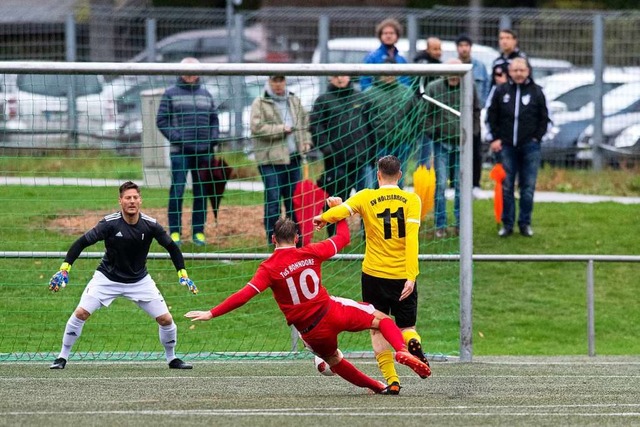 Die Bonndorfer, hier in Rot,  und die ...en Kreis der Bezirksliga-Mitfavoriten.  | Foto: Wolfgang Scheu