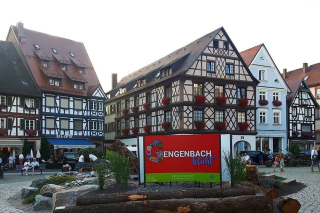 In der Innenstadt von Gengenbach wurden Farbtupfer geschaffen.  | Foto: hr