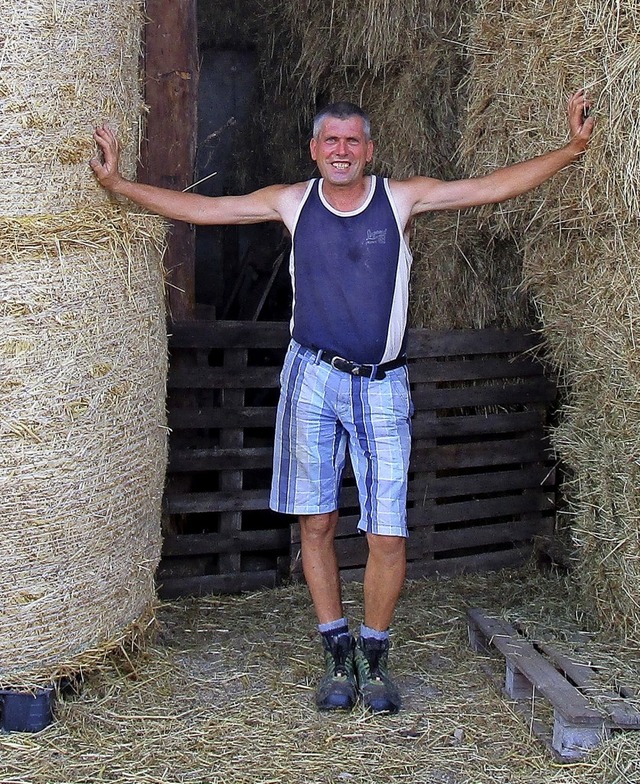 Landwirt Klaus Brunner aus Grwihl ist zufrieden mit der Heuernte.  | Foto: Peter Schtz