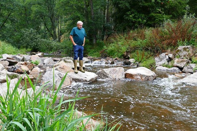 Herbert Kaiser aus Lenzkirch hat stets...ge auf naturnahe Bach- und Flusslufe.  | Foto: Ralf Morys