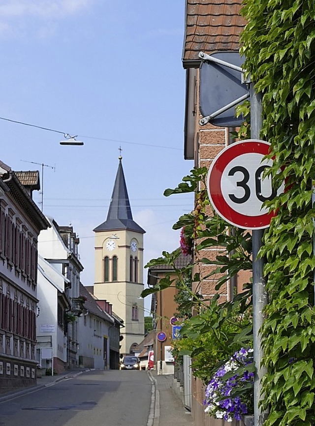 Fr die Verkehrsteilnehmer ist es nich...tweil und Oberbergen zurechtzufinden.   | Foto: Gerold Zink