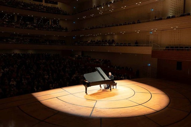 Kosmos Igor Levit: Der Pianist gastier...einem ausgesuchten Beethoven-Programm.  | Foto: Priska Ketterer