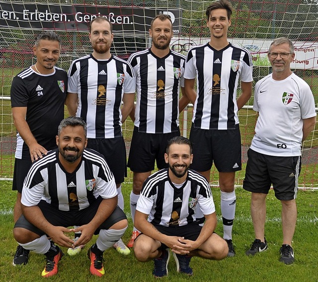 Die Neuen im Kader von C.S.I. Juve Ros...kovic, sportlicher Leiter Filippo Oddo  | Foto: Edgar Steinfelder