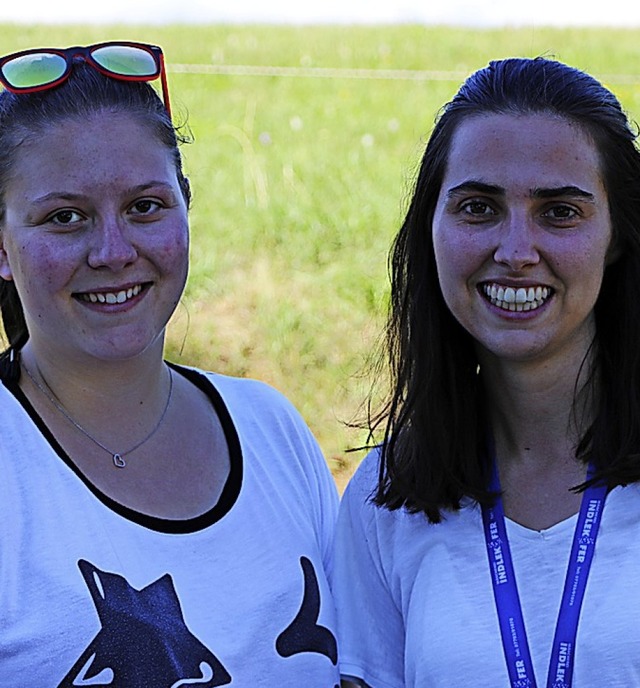 Jasmin Mutter (li.) und Rebecca Bche ... dem 25 Mdchen und Jungen teilnahmen.  | Foto: Martha Weishaar