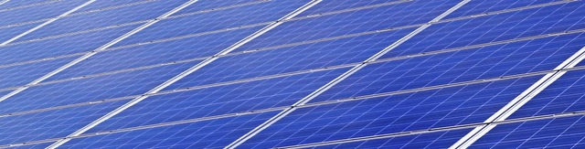 Eine PV-Anlage soll auf dem Breitnauer Bauhofdach installiert werden.   | Foto: Jonas Glaubitz  (stock.adobe.com)