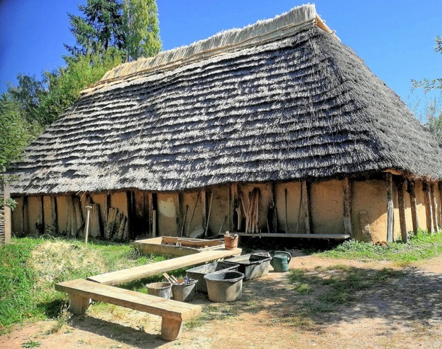 Ein typisches Langhaus im Alamannen-Museum Vrstetten  | Foto: Kurt Paulus