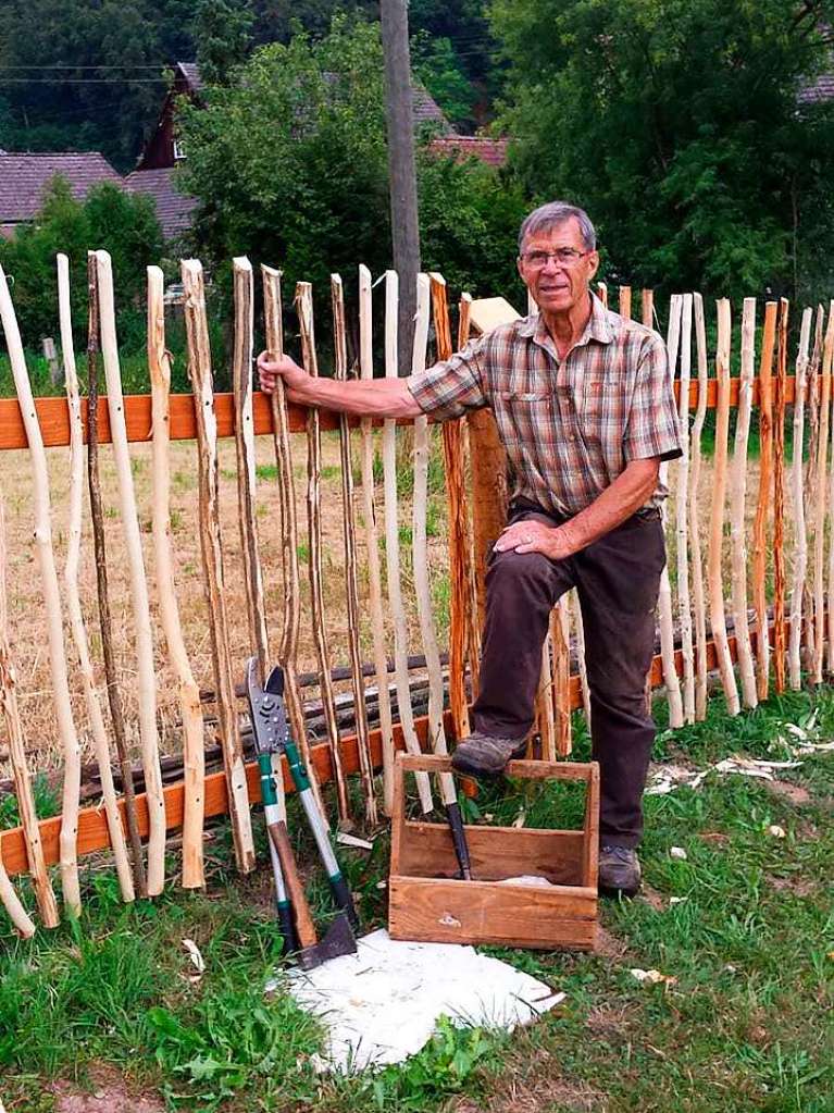 „Mein Mann hat das Hobby: Gemsegarten und Wald. Da Rehe eines nachts darin ihren Hunger stillten, hat mein Mann einen neuen Zaun gebaut. Nun hoffen wir, dass wir wieder die mit Sorgfalt gepflegten Gemsesorten genieen knnen.“