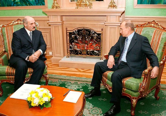 Was Alexander Lukaschenko  (links) und...ereitschaft berspielen, ist Schwche.  | Foto: B3055 Tass Belta