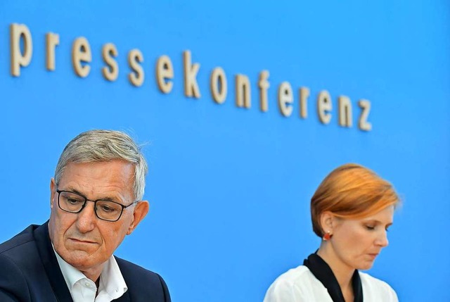 Bernd Riexinger und Katja Kipping  | Foto: TOBIAS SCHWARZ (AFP)