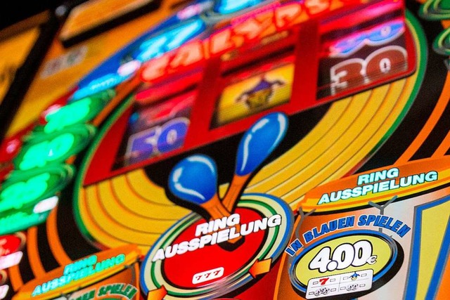 Ein Casino mit Spielautomaten wurde berfallen.  | Foto: Alex Heinl