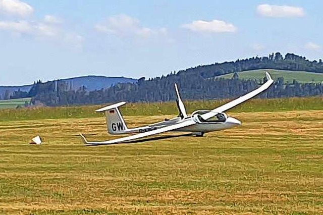 Ein gewohnter Anblick: Das Flugzeug vo...annes Kammerer ist das erste am Start.  | Foto: Luftsportgemeinschaft Hotzenwald