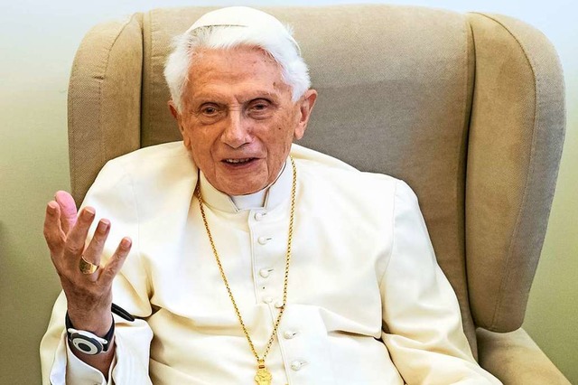 Der emeritierte Papst Benedikt XVI., hier im Jahr 2018.  | Foto: Daniel Karmann