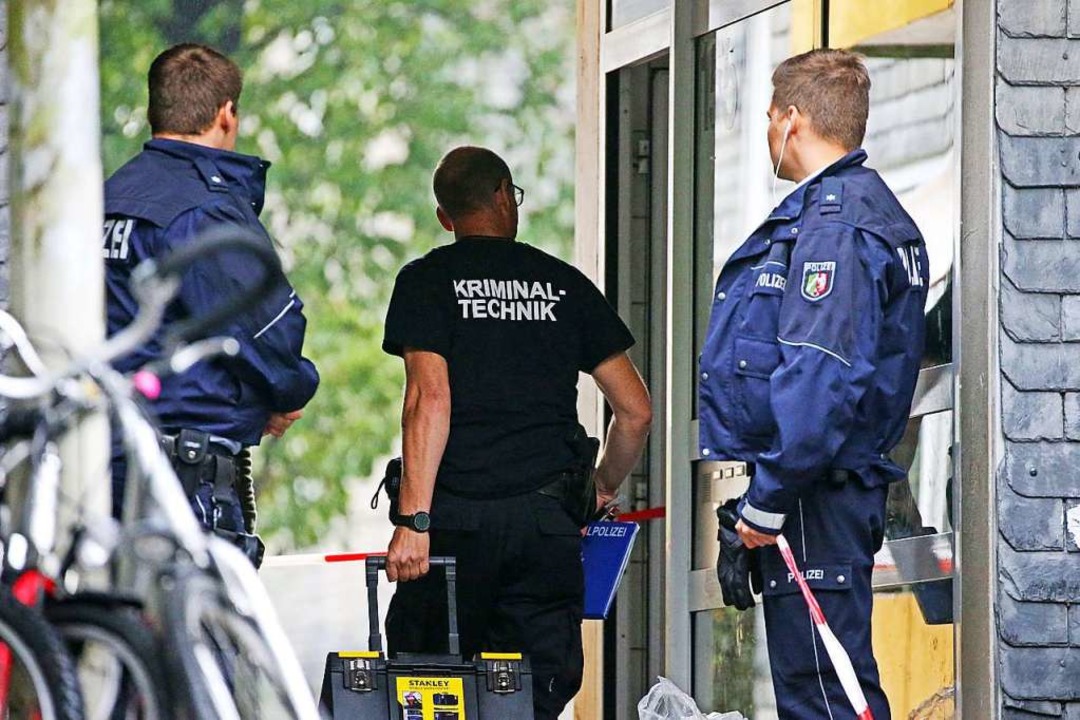 Der Polizeieinsatz in Solingen  | Foto: Oliver Berg (dpa)