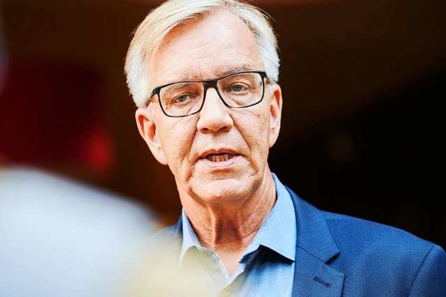 Linksfraktionschef Dietmar Bartsch hat...hschnittsverdiener hierzulande.&#8220;  | Foto: Annette Riedl (dpa)