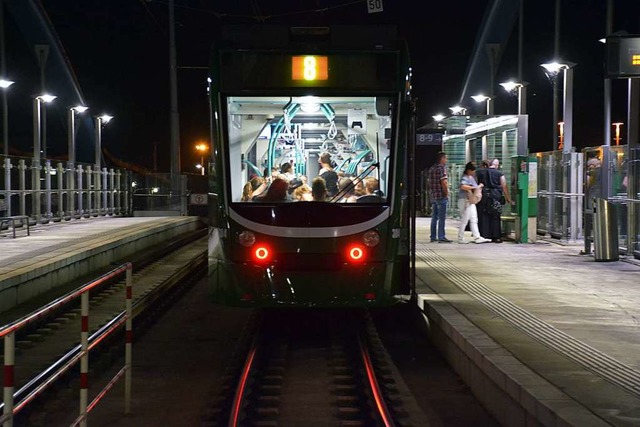 Die Tram 8 wird nach wie vor viel genu...rgastzahlen aber stark zurckgegangen.  | Foto: Hannes Lauber