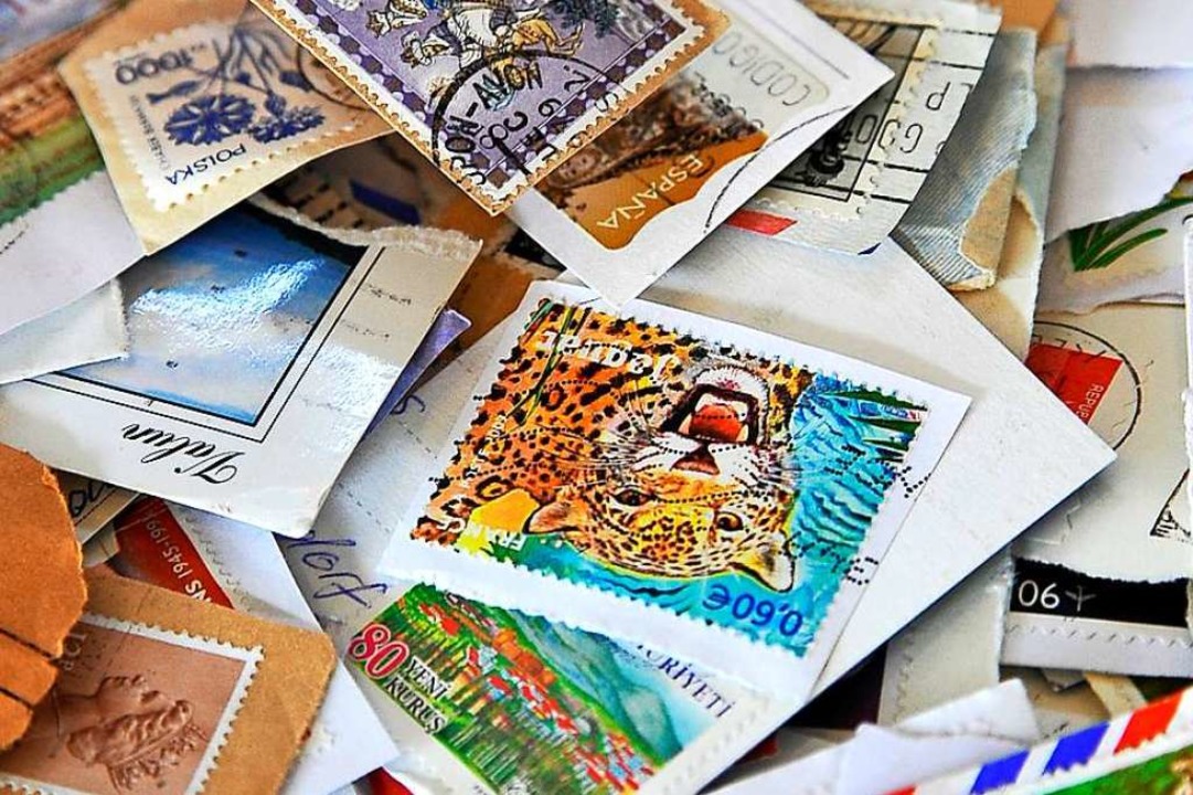 Schrott oder Schtzchen? Sammler erken...n wie Stempel, Druck, Farbe und Alter.  | Foto: Thomas Kunz